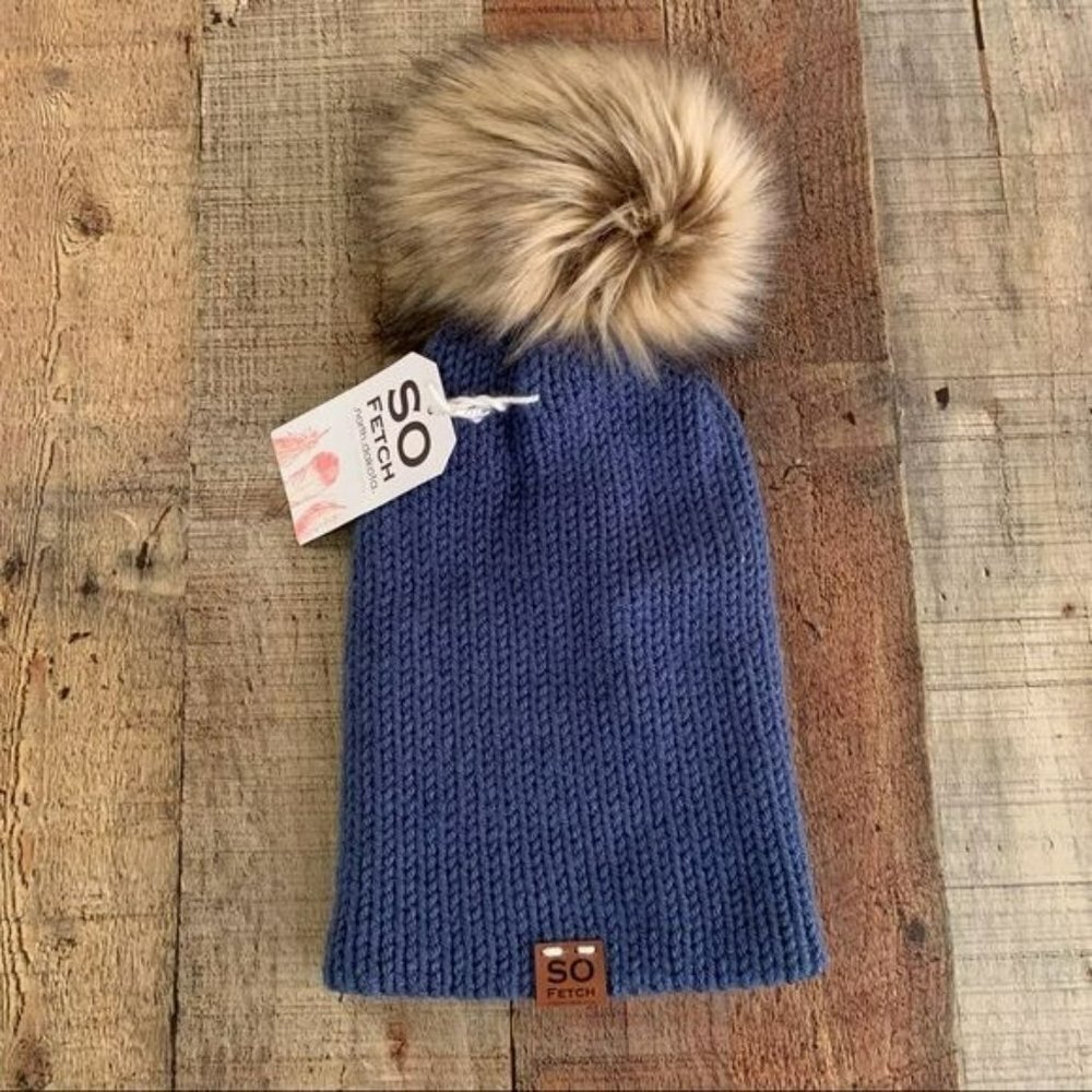 So fetch womens blue knit slouchy beanie with Pom Pom